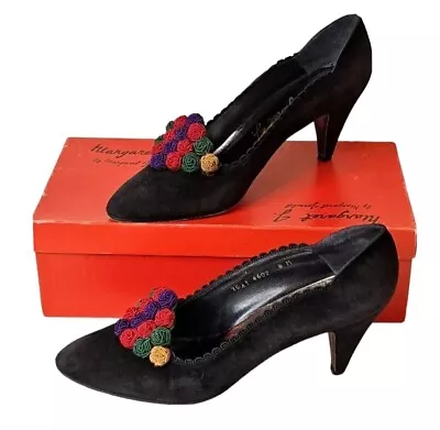 Margaret Jerrold 60s Suede Pump Shoes Womens Sz.8 Cone Heels Embellished Flowers • $39.99