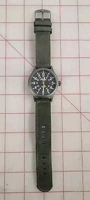 Men's Field Watch Timex T49961 Expedition Scout Green Fabric Date Indiglo • $29.99