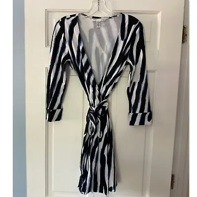 $39.95 • Buy Diane Von Furstenberg DVF Wrap Dress Blue White Mini Size 8 Classic