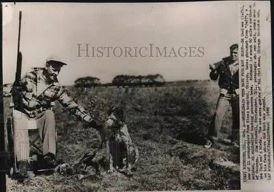 1950 Press Photo Ed Carlson Pointer  Jeff  With A Pheasant & Jim Mitchell In IL • $16.99
