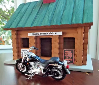 2000 FLSTF Fat Boy Maisto HD 1:24 Scale Motorcycle Including Building • $48.99