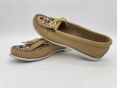 Minnetonka Womens Size 9 Classic Beaded Thunderbird Leather Moccasins Tan • $28