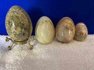 4 X POLISHED ONYX MARBLE STONE EGGS Plus One Display Stand • £20