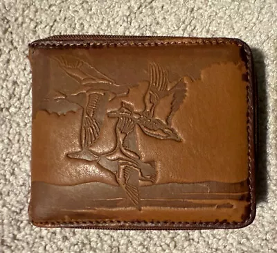 Genuine Full Grain Leather BiFold Wallet Duck Engraved With Tin • $13.99