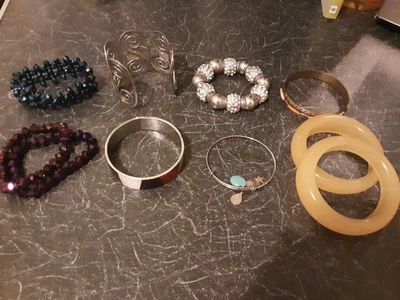 £5 • Buy Ladies Braclets