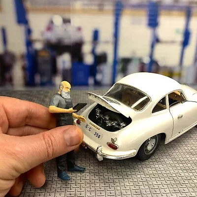 1:18 Scale Diorama Garage Car Service Chief Mechanic • $45.90