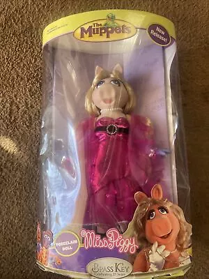 2006 The Muppets Miss Piggy Porcelain Doll Brass Key • $49.99