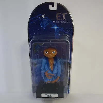 New 2001 E.T. The Extra Terrestrial In Robe Limited Edition Toys R Us Figure • $16.99