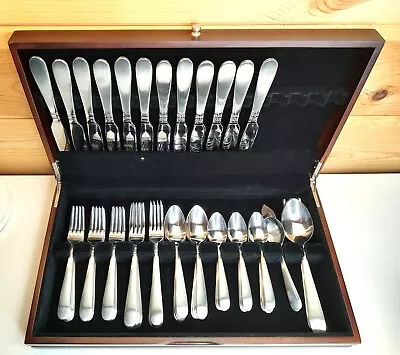 Towle Living Collection Stainless Flatware  89 Pieces W/ Wallace Chest • $79.98