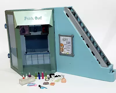 Bratz Kiss And Make Up Mall Store Working Escalator & Makeup Accessories 2003 • $25