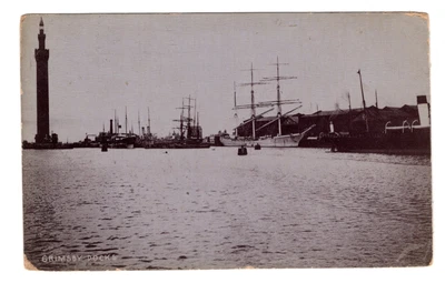 £2 • Buy Lincolnshire Postcard - Grimsby Docks - P/U (A451)