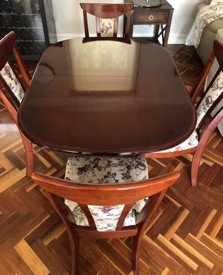 $280 • Buy Dining Set Table And Chairs