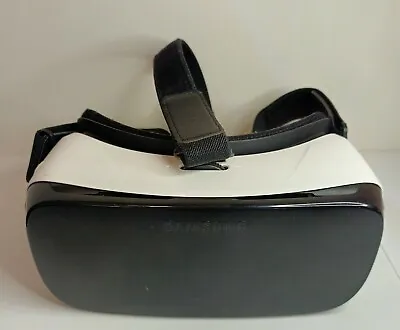 Samsung Gear VR Virtual Reality White Headset Powered By Oculus • $35