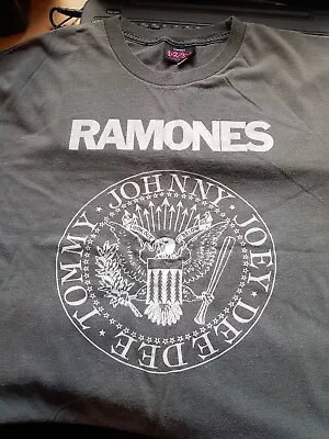 XL Ramones Faded Black Tshirt • £4.99