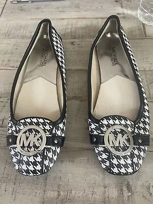 Michael Kors Fulton Moc Black & White Houndstooth Flats • $34.99