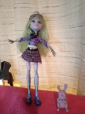 Monster High 13 Wishes TWYLA Doll W/ Pet Bunny • $19.99