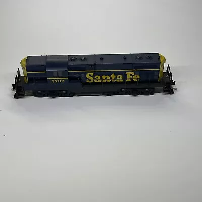 N KATO 4302 EMD GP-7 Santa Fe Locomotive # 2707 • $80