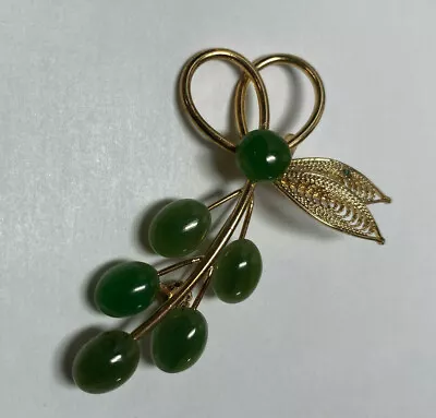 Vintage Green Jade Glass Floral Gold Tone Brooch Pin  • $18.88