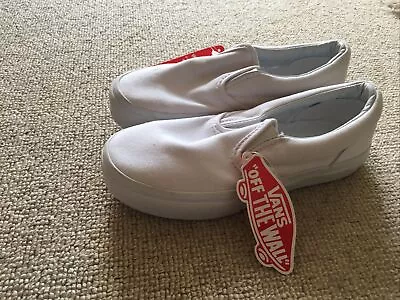 Vans Classic White Kids Slip On Shoes Trainers UK 2 EU 33 New RRP - £55 • £15