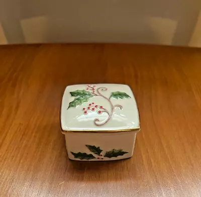 Lenox Holly And Berry Covered Holiday Trinket Box / FREE SHIPPING • $11.95