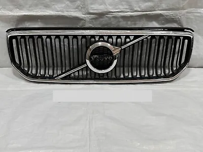 2018-2020 Volvo XC40 Front Bumper Grill With Emblem  314557345 • $150