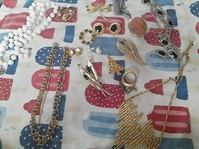 $90 • Buy Vintage Jewelry Lot 15 Items