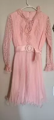 Vintage Pink Lace Formal  Dress • $99