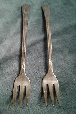 2 Vintage Wm. Rogers Mfg Co. Origjnal Rogers Pickle Forks 5 1/2  • $10