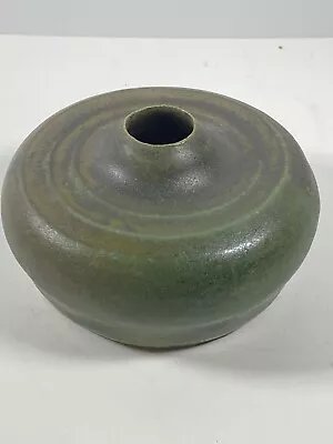 Studio Art Flat Vase Round Green Small Red Clay Signed Tm 4x2 1/2” • $24.30
