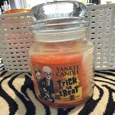 Yankee Candle TRICK OR TREAT Medium Jar ⭐️ Candy Corn & Buttercream Swirl Candle • £35
