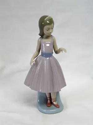 $59.95 • Buy Lladro Figurine #5093 A Dancing Partner / Ballerina- Excellent Condition  NO BOX