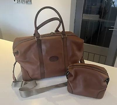 Livingstone All Leather Holdall Duffle Overnight Bag With Matching Toiletry. • £75