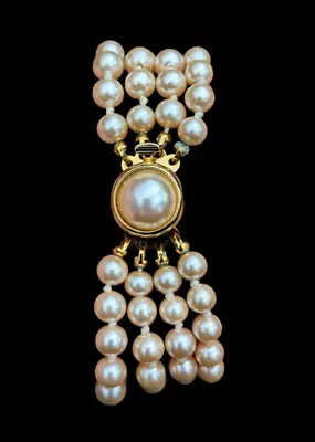 Vintage Beige Faux Pearl Glass Bead Knotted Multi-Strand Bracelet 7  • $12