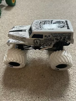 Monster Jam Grave Digger White 1:24 Scale Hot Wheels Monster Truck • £15