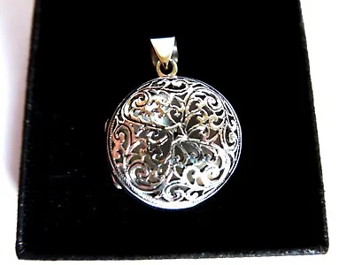 Sterling Silver Ornate Openwork Round Chunky Family Photo Memory Locket NEW • £35