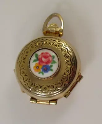 Vintage CORO? 4 WAY FOLDING PHOTO LOCKET PENDANT PAINTED PORCELAIN FLOWERS • $34.99