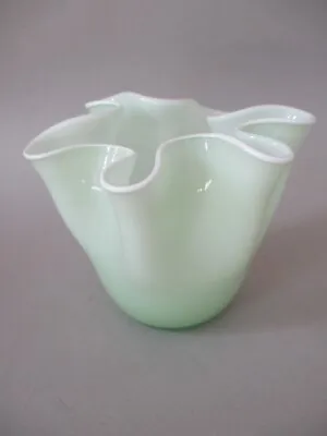 A TWO’S COMPANY Handmade Mouth Blown Handkerchief Glass Vase Peppermint Green • £8.50