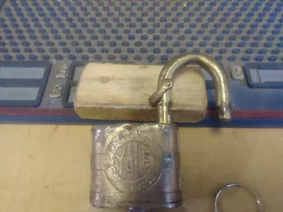 OBSOLETE  ANTIQUE/VINTAGE YALE  851 PITTSBURG  DIVISION  Railroad Padlock • $62.95