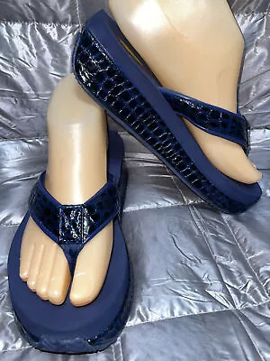 Volatile Womens Thong Sandals Blue Man Made Material Size 6 • $19