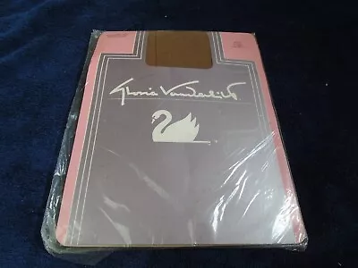 Gloria Vanderbilt Control Top Pantyhose 4904 Beige Medium New In Pkg • $4.89