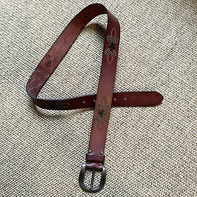 Vtg FOSSIL Women's Brown Tooled Leather Belt Medium Brass Buckle & Studs • $17