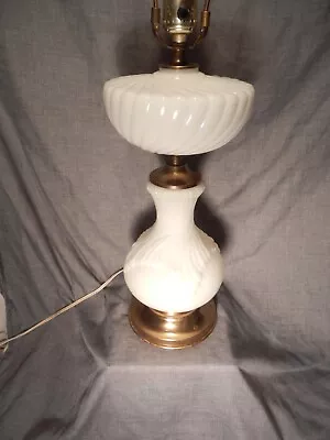 Vtg. Mid-Century SWRIL & DRAPE PATTERN MILK GLASS TABLE LAMP • $59.99