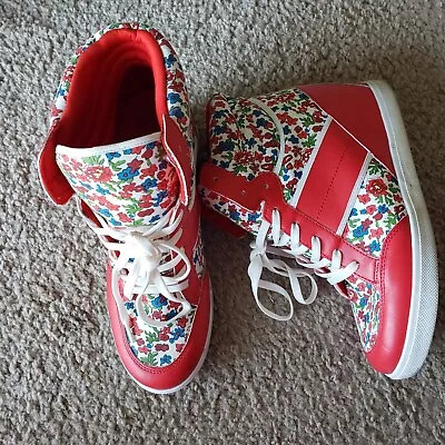 Women's Sz 9.5 Mudd High Top Red Floral Sneakers W/ Hidden Heel • $7