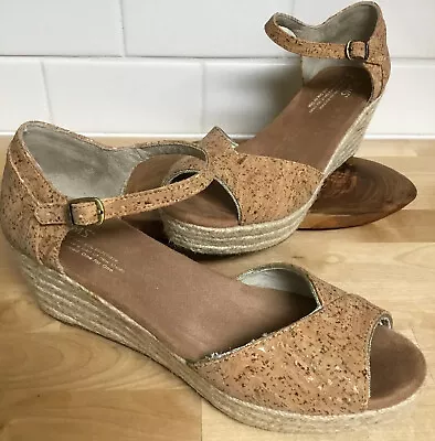 Womens Toms Shoes Wedge Heel Sandals Cork Jute Rope Ankle Strap Comfort Sz 8.5 • $24.95