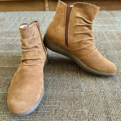 Munro Toasted Sesame Water Resistant Suede Scout Booties Ankle Boots 7 WIDE • $59.95