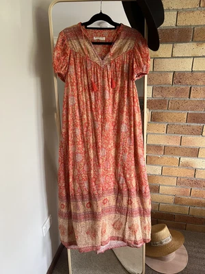 $110 • Buy Spell & The Gypsy Love Story Short Sleeve Boho Midi Dress XS