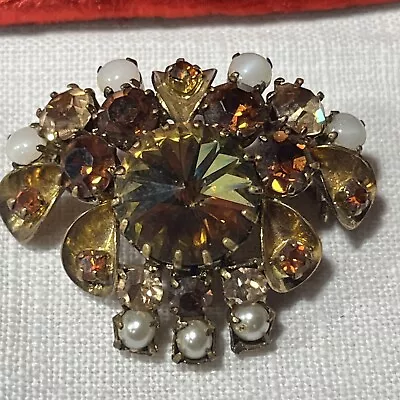 Vintage Root Beer Rhinestone Glass Gold Tone Brooch Pin Signed Austria • $15.95