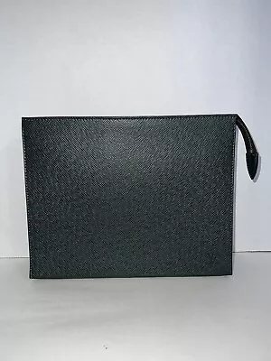 Louis Vuitton Taiga Toiletry 26 Green Pouch • £152.02