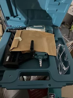 Makita AF601 16 Gauge Straight Pneumatic Finish Nailer 2-1/2  New Nail Gun • $110