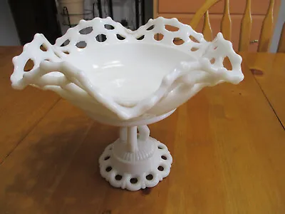 Vintage Westmoreland Lace Edge White Milk Glass  Pedestal Fruit Bowl • $19.75